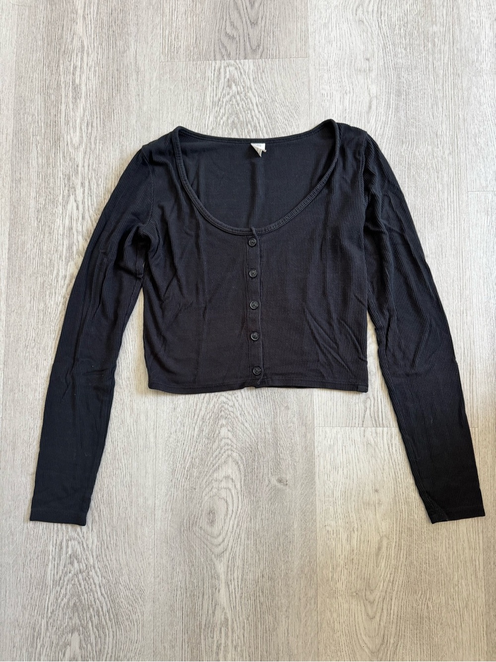 Gilly Hicks Black Ribbed Button-Front Long Sleeve Crop Top